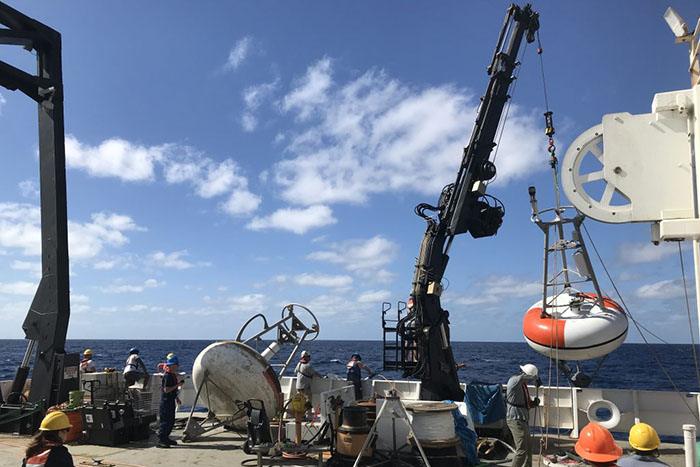 NOAA cruise ensures flow of critical climate and weather data and supports collaborative science
