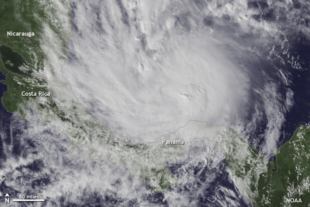 Huracán Otto en el Mar Caribe, imagen GOES-13