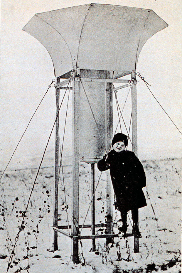 Shielded snow gauge in the Northwest to register snowfall