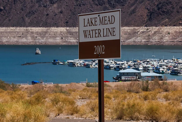 Lake Mead water level sign
