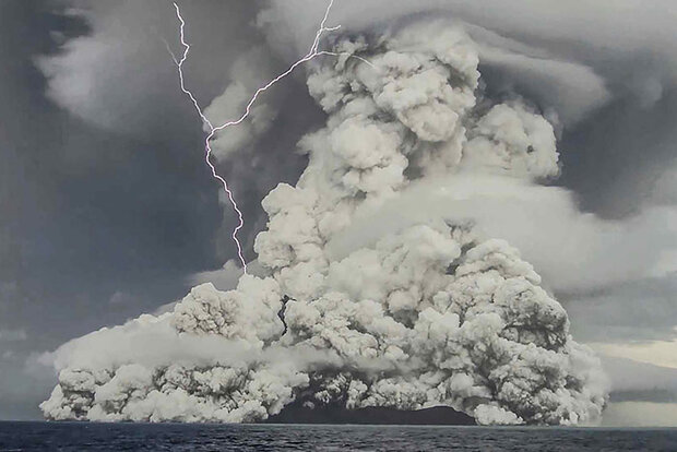 Hunga Tonga eruption with lightning