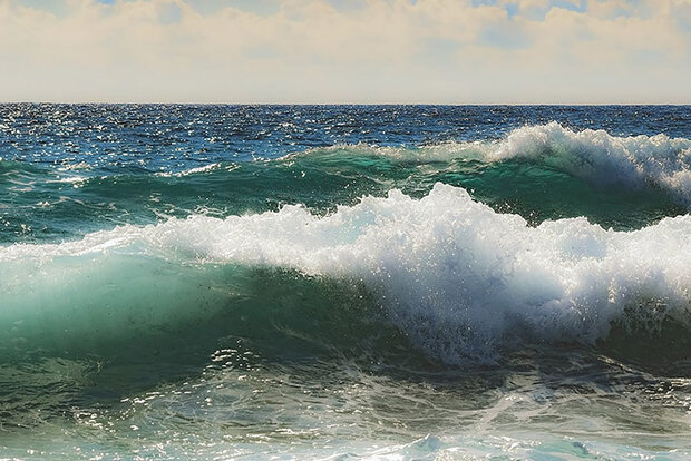 Ocean waves and spray