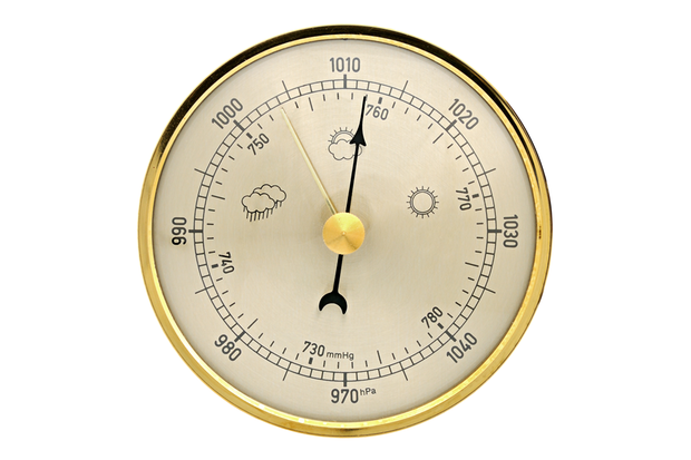 Round dial with numbers from 970 to 1040hPa with rain clouds, sun partially covered with clouds, and full sun
