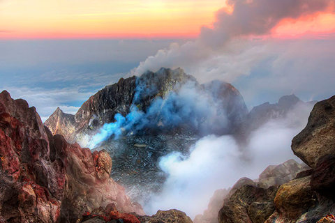 ¿Qué emite más dióxido de carbono? ¿Los volcanes o la actividad humana?